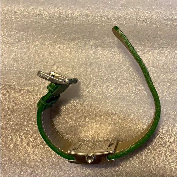 Needs battery - Picture 2 of 5